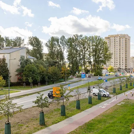 Metro Kondratowicza With Parking By Renters * Varşova