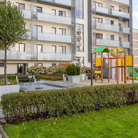 Metro Kondratowicza With Parking By Renters Daire Varşova