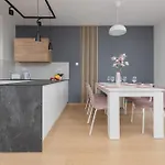 Metro Kondratowicza With Parking By Renters * 바르샤바