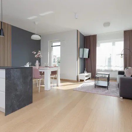 Metro Kondratowicza With Parking By Renters 아파트