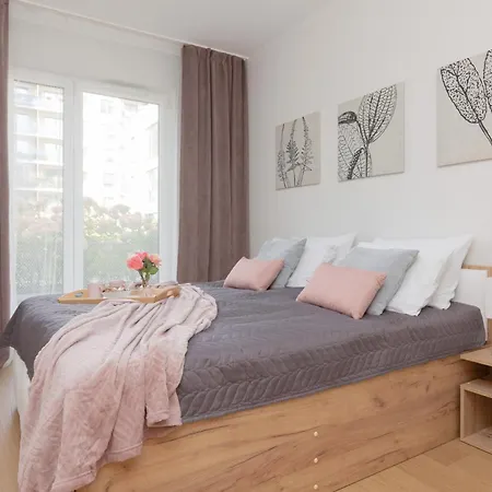 Metro Kondratowicza With Parking By Renters Apartment *