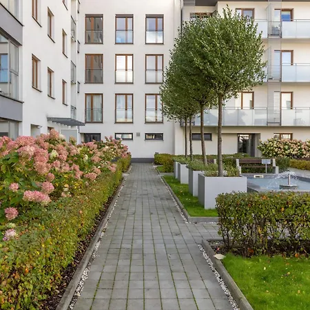 Apartment Metro Kondratowicza With Parking By Renters Warsaw