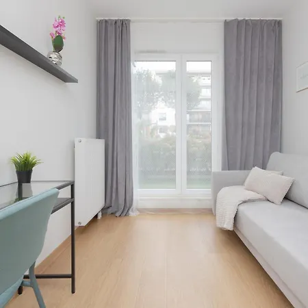 Apartment Metro Kondratowicza With Parking By Renters *