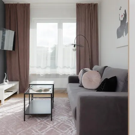 Metro Kondratowicza With Parking By Renters Apartment Warsaw