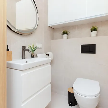 Apartment Metro Kondratowicza With Parking By Renters