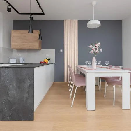 Metro Kondratowicza With Parking By Renters * Warszawa